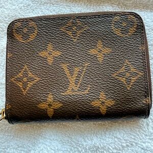 Louis Vuitton Monogram Zip Wallet | Vintage Classic | Authentic ✨